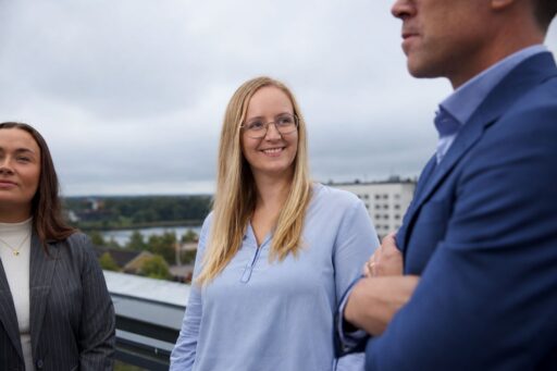 Maria från PHM Redovisning på takterass